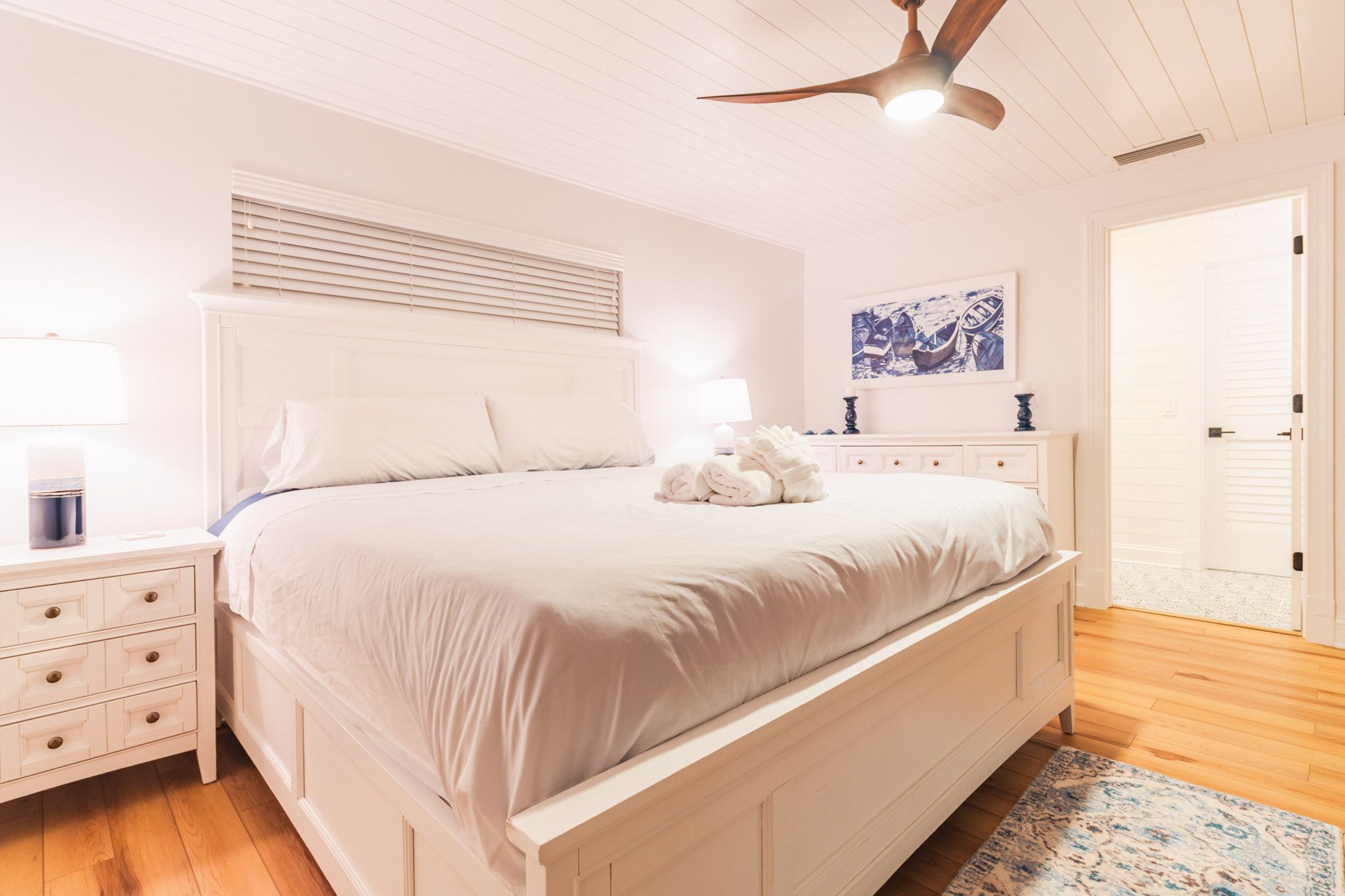 Guest bedroom with queen bed.